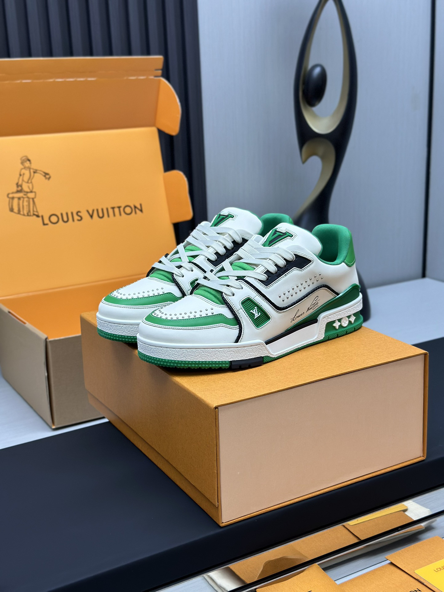 LVT SNEAKERS