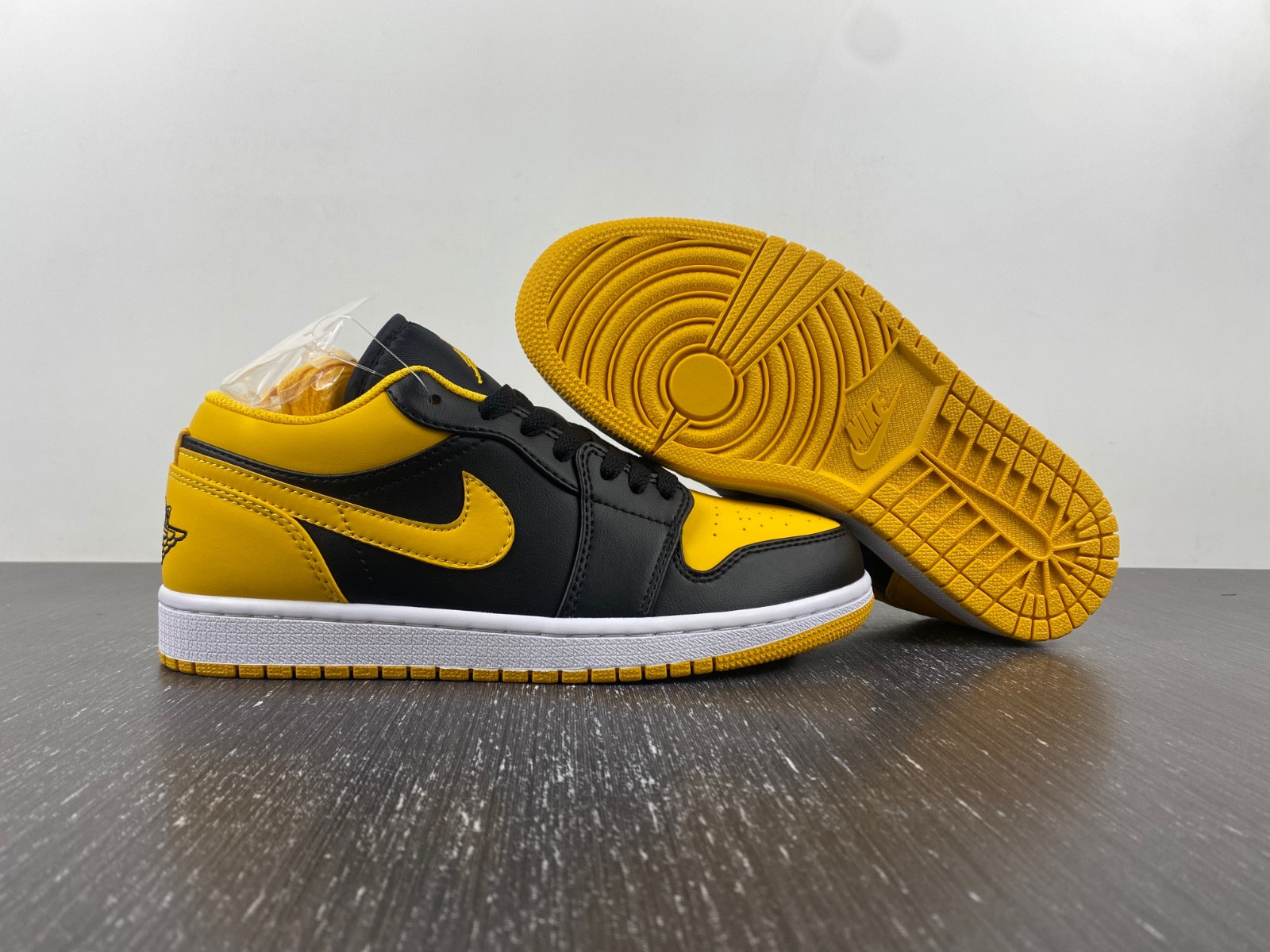 air jordan 1 low “yellow ochre” 553558-072