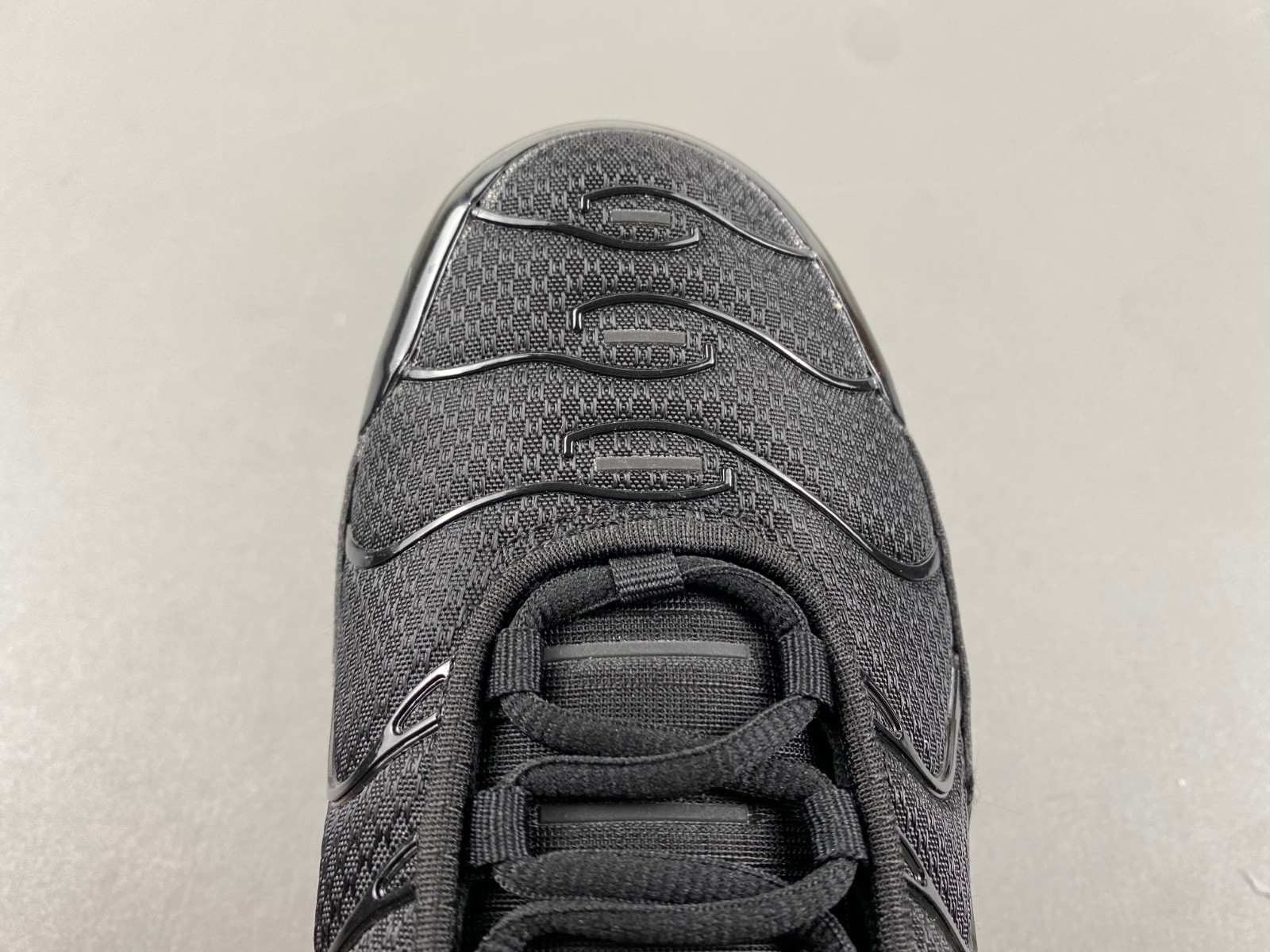 nike air max plus tn triple black 604133-050