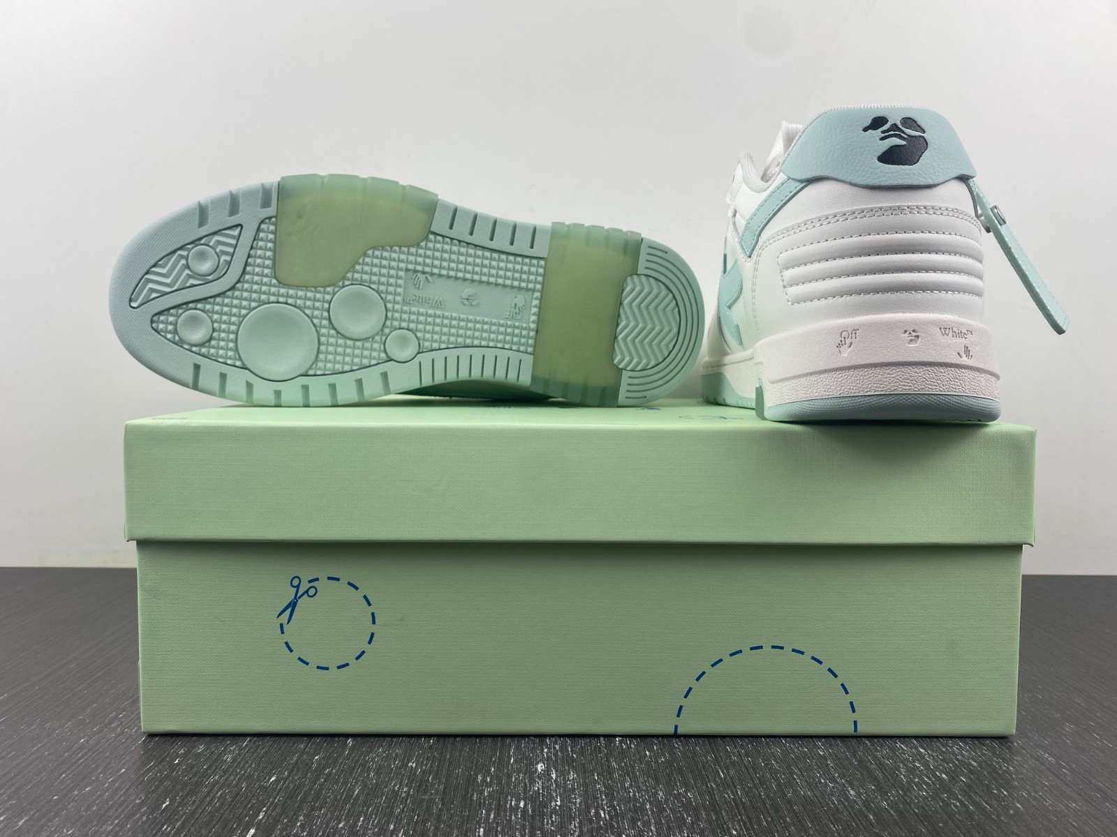 of™ c/o virgil abloh out of office low-top leather sneakers ‘ooo“