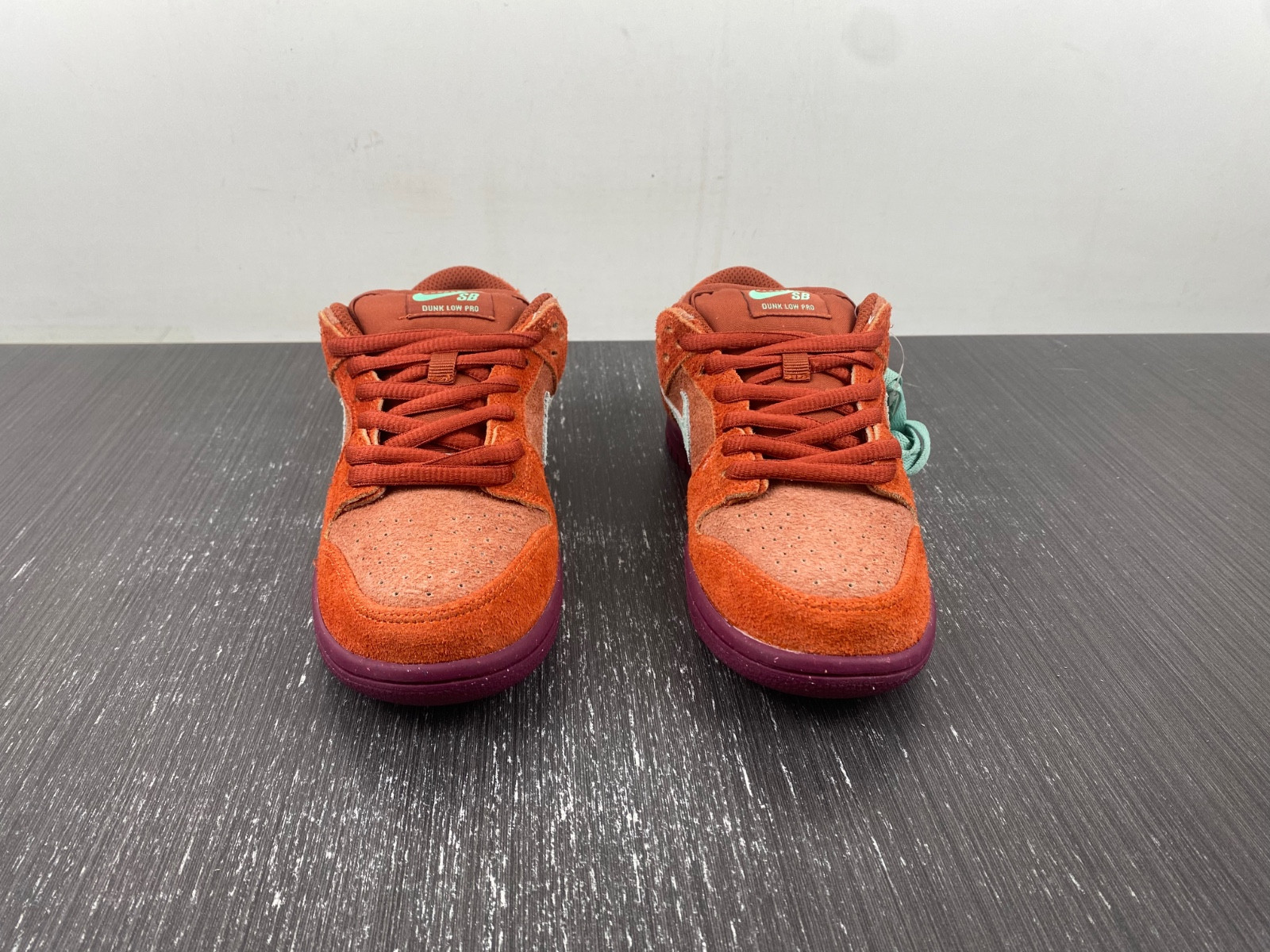 nike sb dunk low mystic red dv5429-601