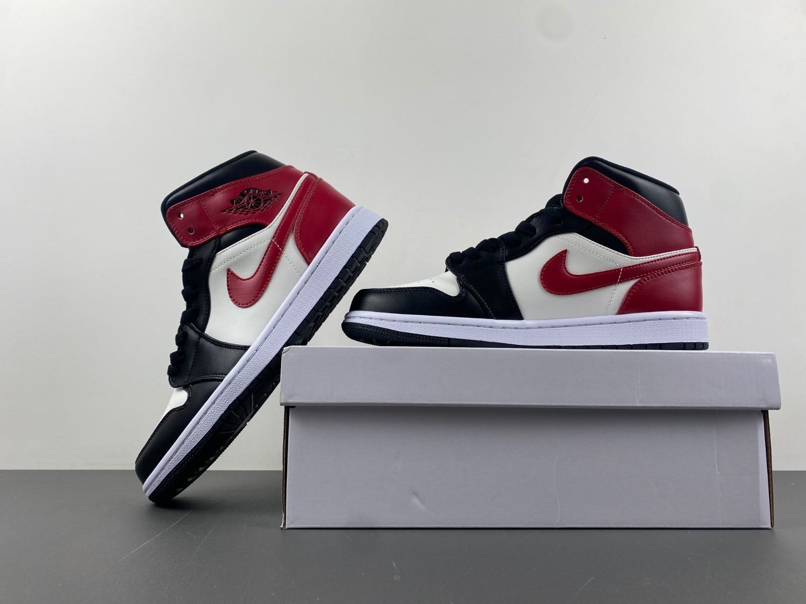 air jordan 1 mid women