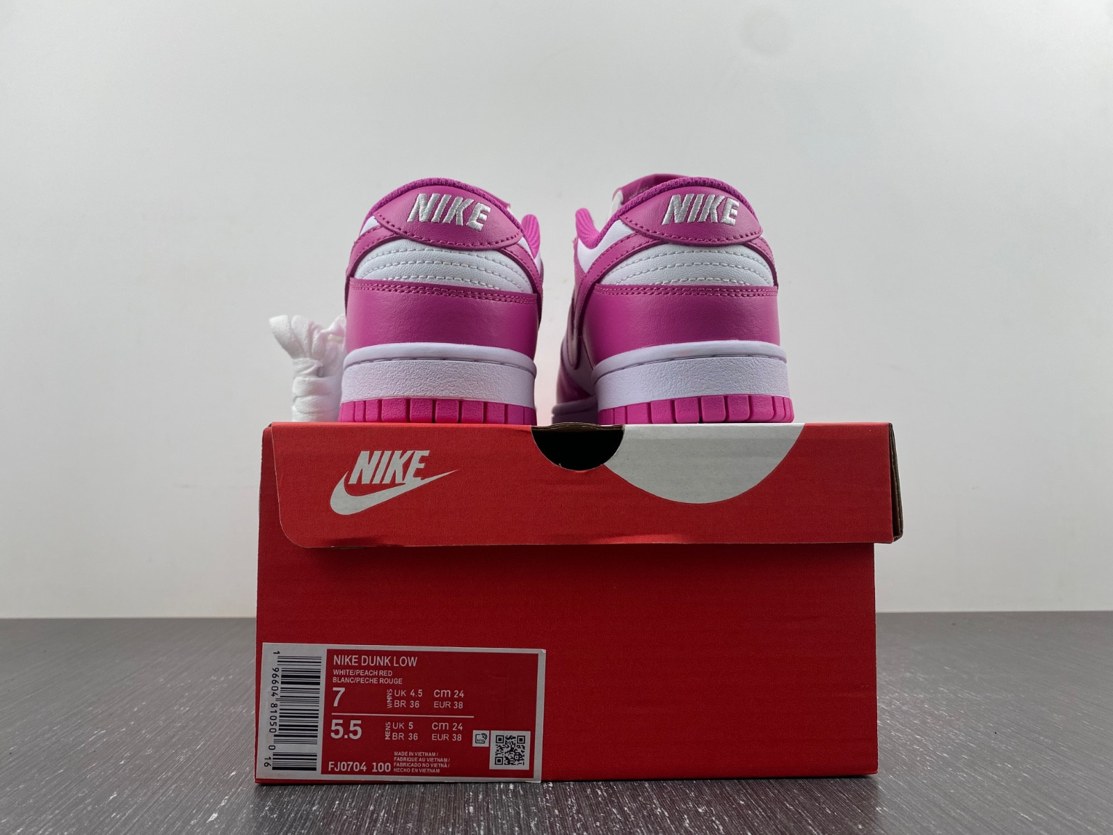nike dunk low gs “active fuchsia” fj0704-100