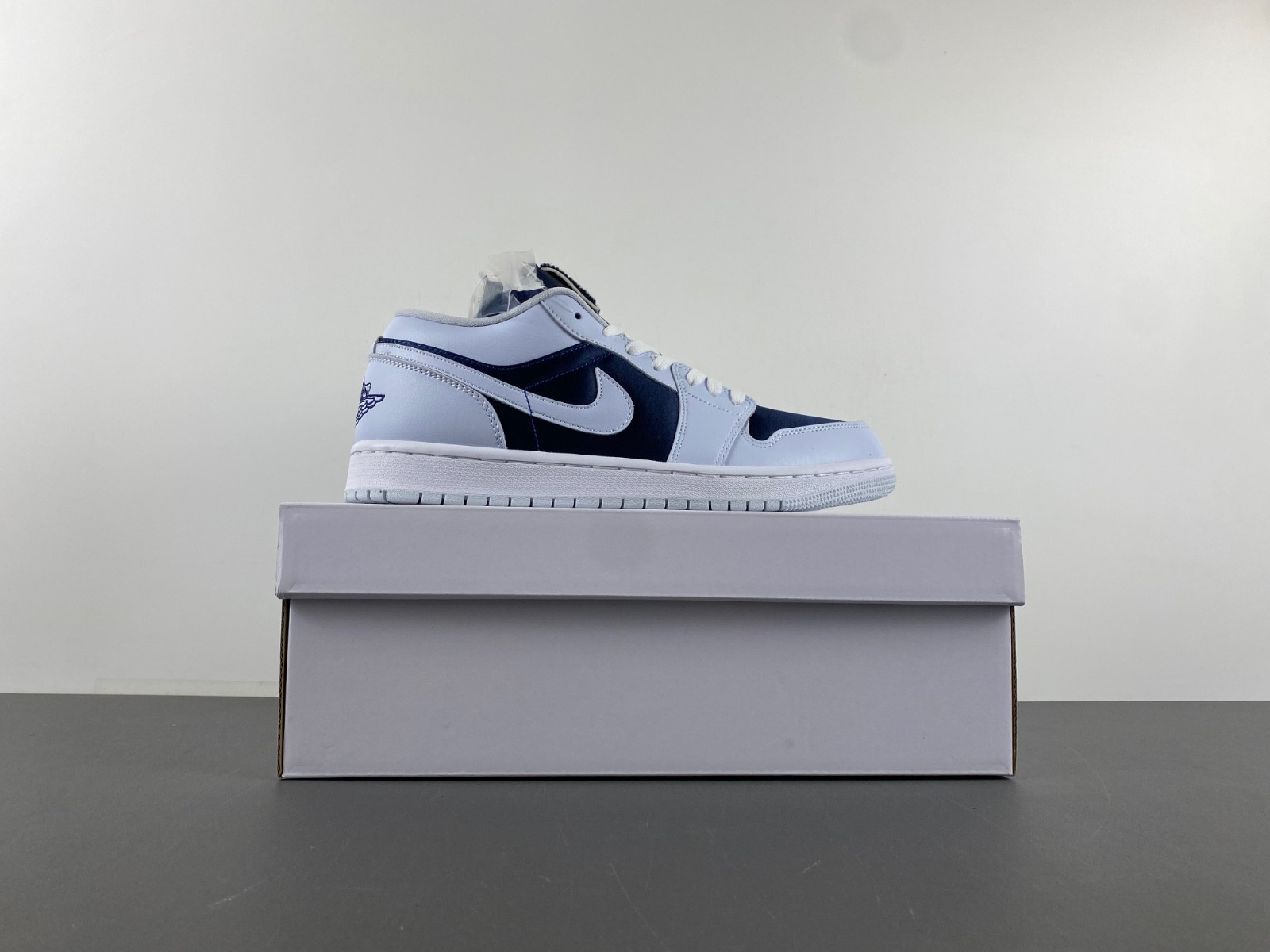 Air Jordan 1 Low Football Grey FZ8778-044