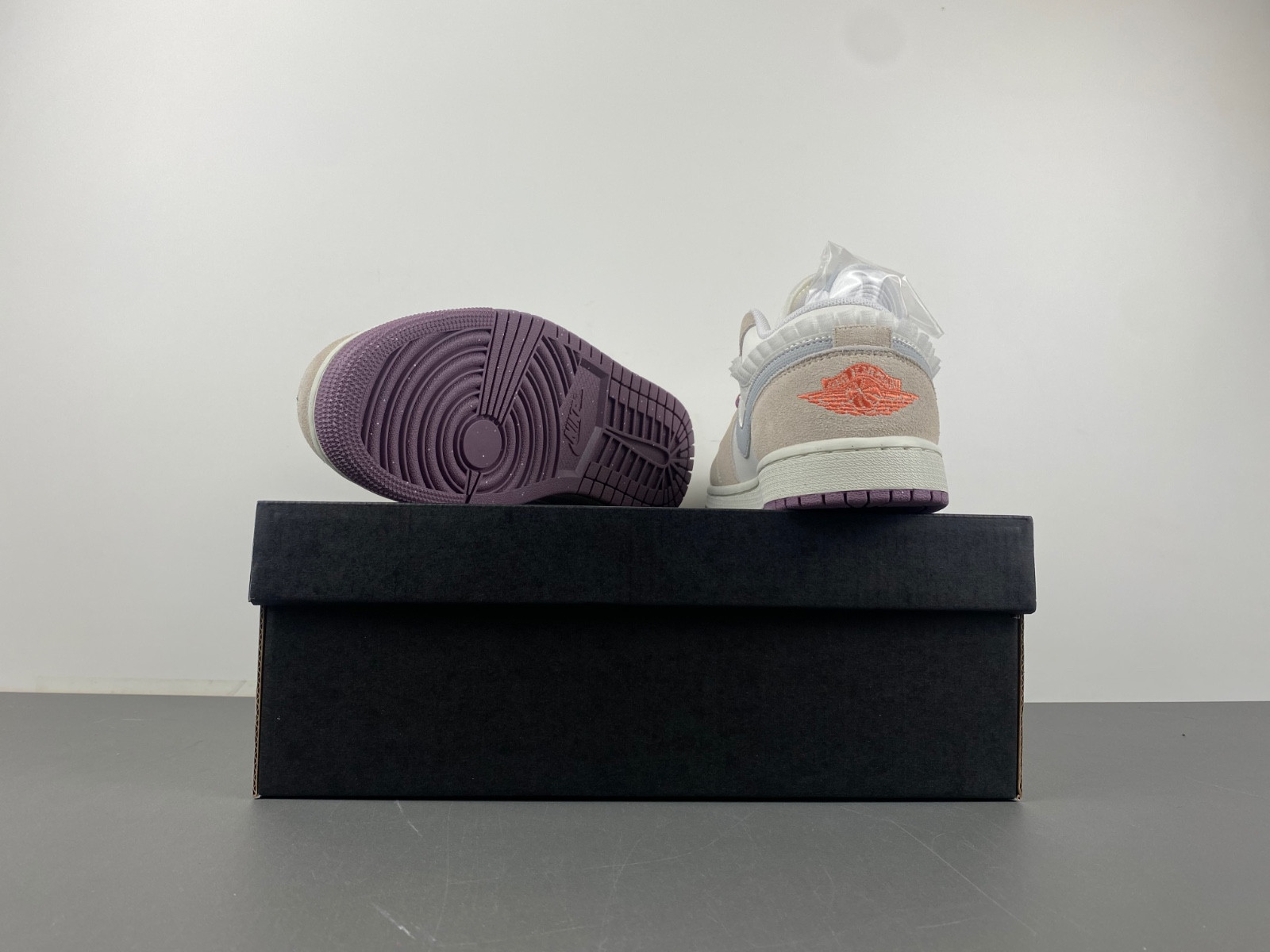 Air Jordan 1 Low Alt SE 