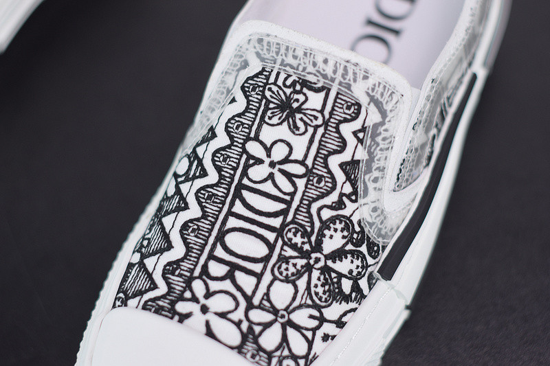 dio* x converse sneaker