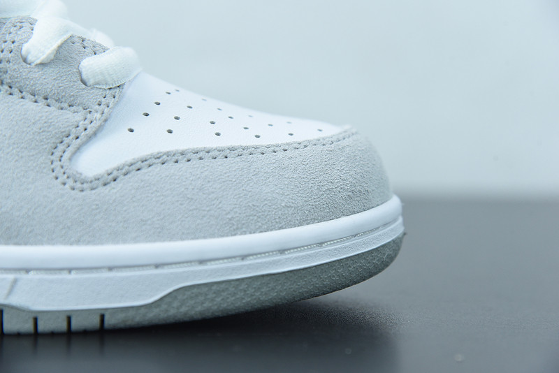 nike sb dunk low “chlorophyll” bq6817-011