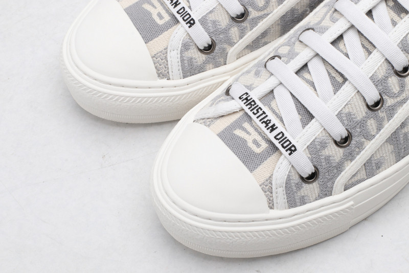 dio* x converse sneaker