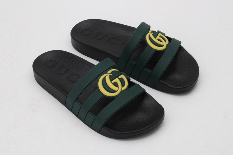 g*u*i sandals