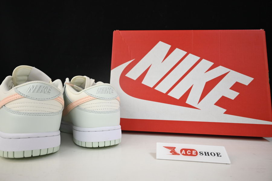 nike sb dunk low barely green (w) dd1503-104