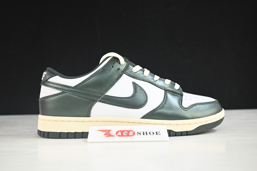 nike sb dunk low “vintage green” dq8580-100