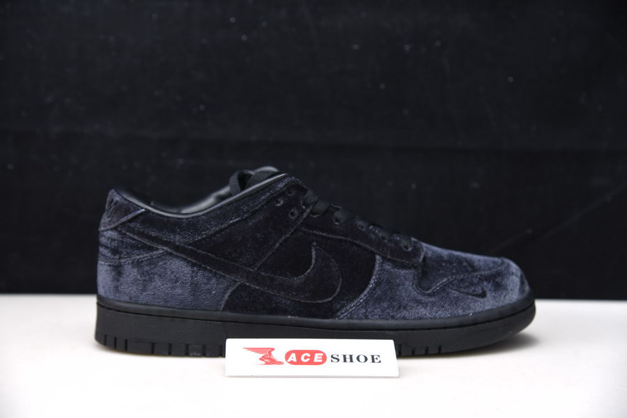 dover street market x nike dunk low triple black dh2686-002