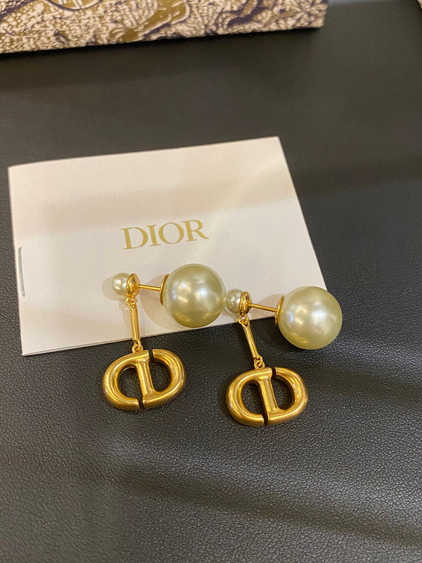 d10r earring