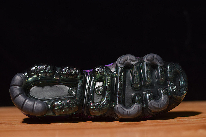 nike air vapormax flyknit 2.0 black purple 942843-013