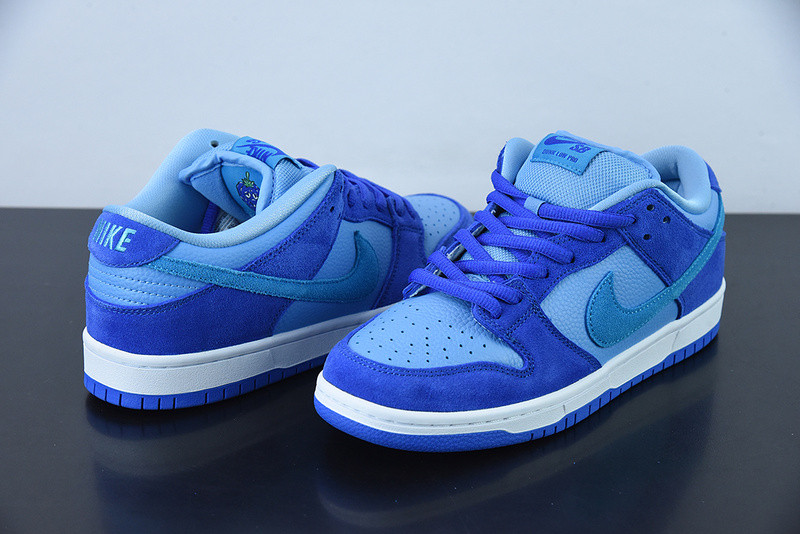 nike sb dunk low “blue raspberry” dm0807-400
