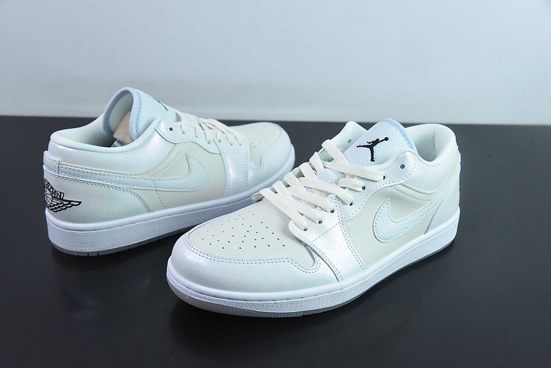 Air Jordan 1 Low WMNS Year of the Snake HF4080-001