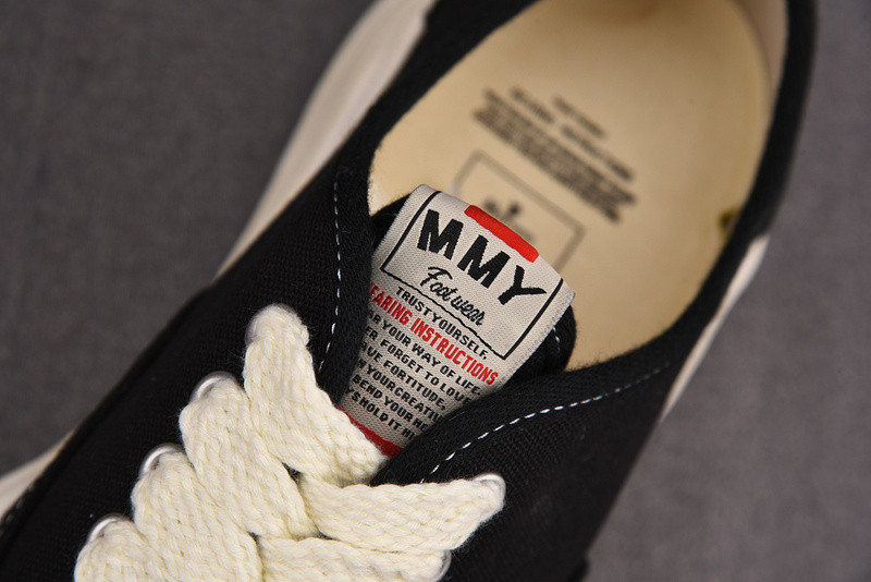 Ma*s*n mihara yasuhiro sneaker