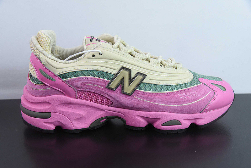 NEW BALANCE SNEAKER