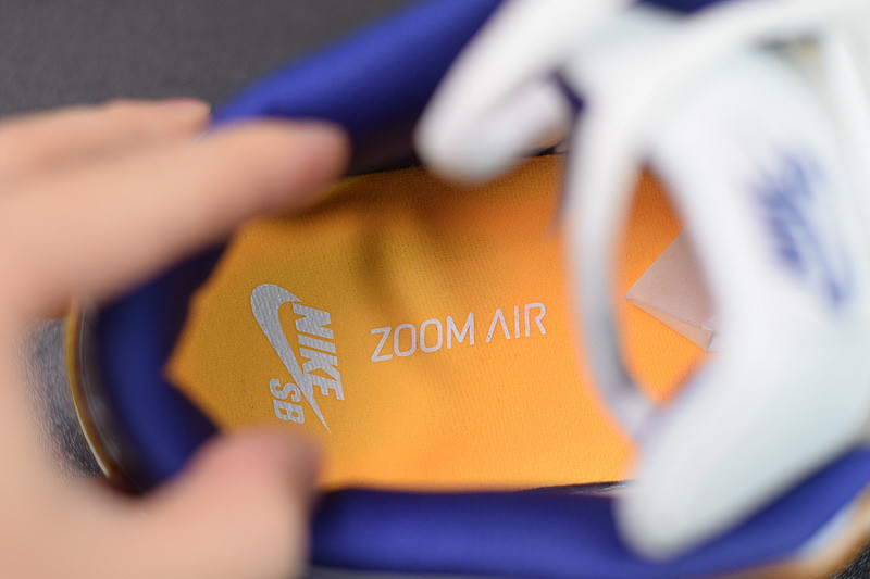 nike sb dunk low “laser orange” bq6817-800