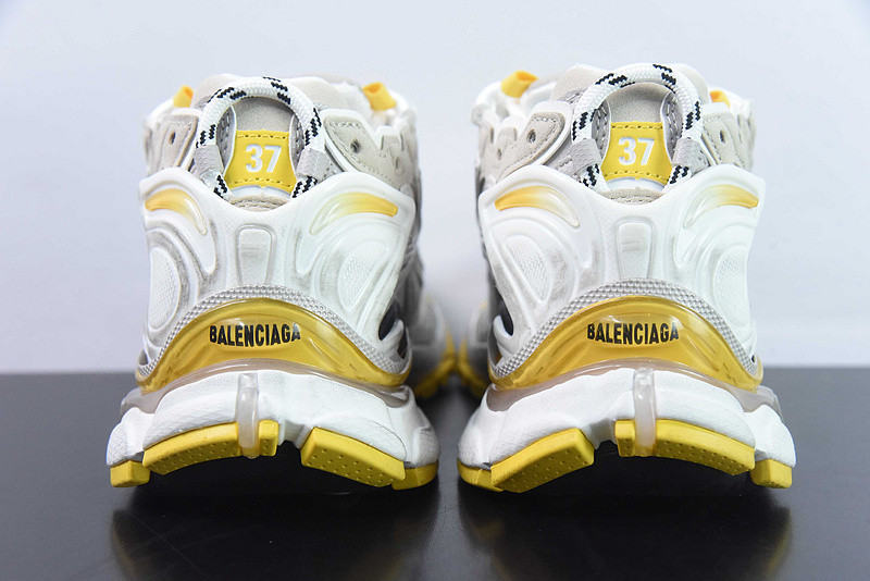 Ba*len*cia*ga runner sneaker clean