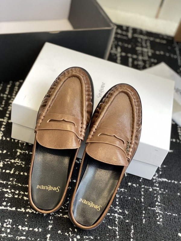 SAINT LAURENT Sneaker