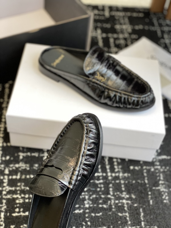 SAINT LAURENT Sneaker