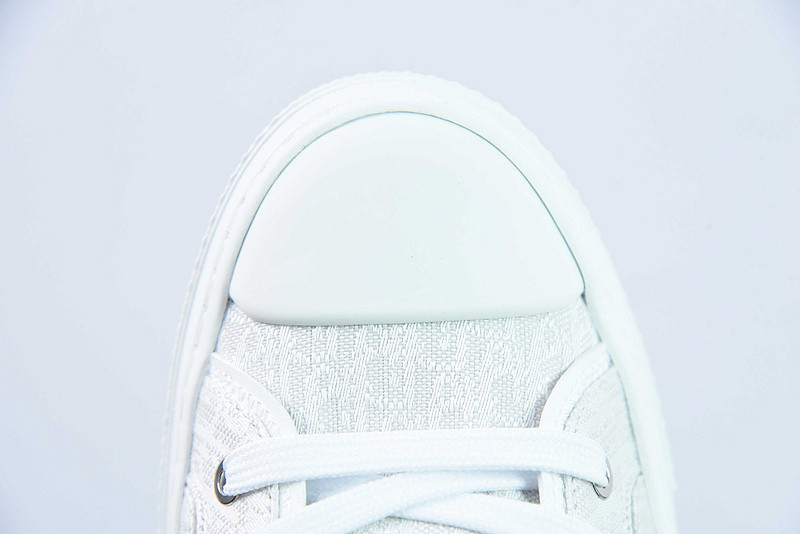 dio* x converse sneaker