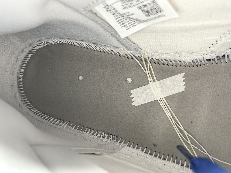 Air Jordan 1 High OG "White/Deep Royal Blue" DZ5485-100