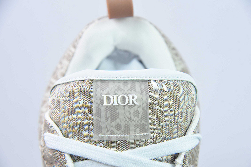 dio* x converse sneaker