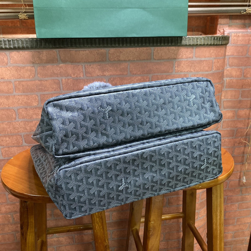 GOYARD PURSE