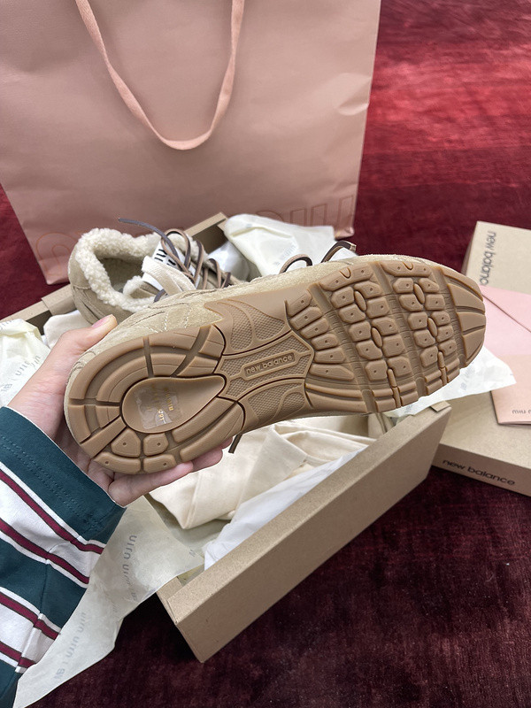NEW BALANCE X MIUMIU SNEAKER