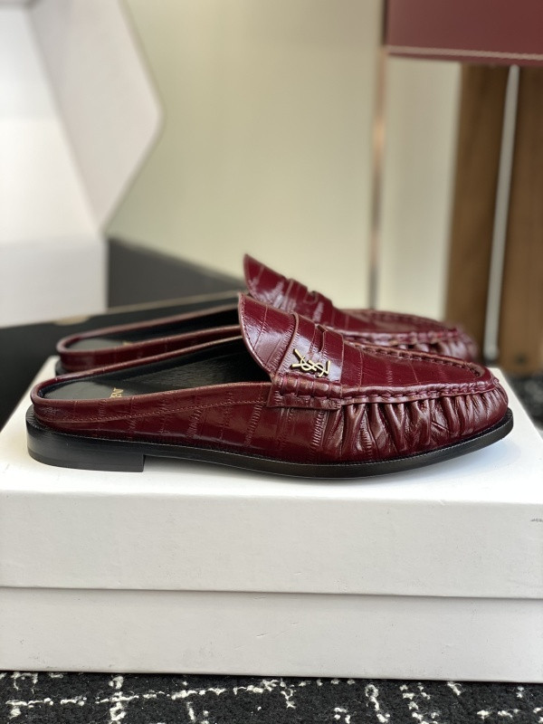 SAINT LAURENT Sneaker