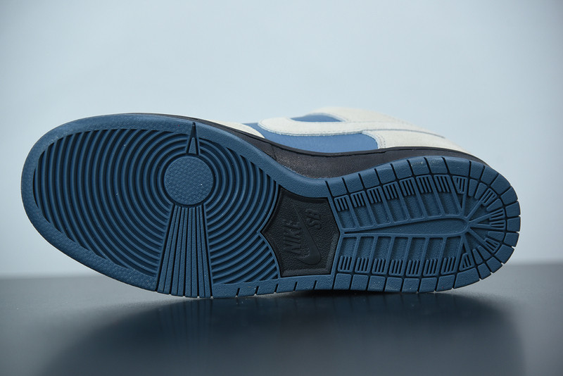 nike sb dunk low light cream thunderstorm bq6817-200