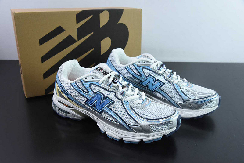 NEW BALANCE SNEAKER