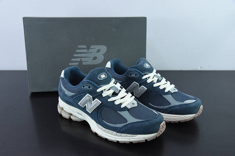 new balance sneaker
