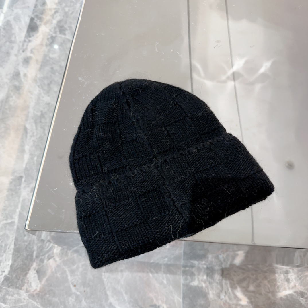 lvt Hat